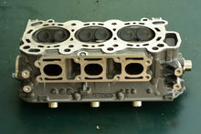 Cargar imagen en el visor de la galería, BF 200 225 250 hp Honda 12215-ZY3-000ZA CYLINDER HEAD, four stroke 2005
