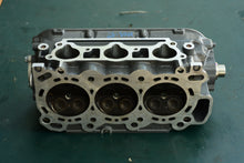 Cargar imagen en el visor de la galería, BF 200 225 250 hp Honda 12215-ZY3-000ZA CYLINDER HEAD, four stroke 2005
