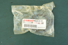 Lade das Bild in den Galerie-Viewer, 75 85 90 hp Yamaha 688-45123-00-00 MUFFLER GASKET, upper casing
