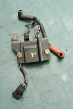 Cargar imagen en el visor de la galería, 50 hp Evinrude e-tec Ignition Coil 586980
