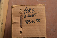 Cargar imagen en el visor de la galería, Mercruiser Quicksilver 853635 U-joint Yoke, drive shaft
