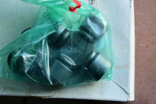 Cargar imagen en el visor de la galería, Mercruiser Quicksilver 865496a02 Cross Bearing Kit 865496
