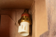 Lade das Bild in den Galerie-Viewer, Volvo Penta 3854158-7 air charger sensor OEM nla 5.0 5.8 Liter

