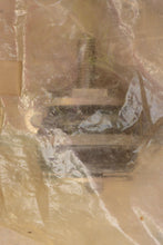 Lade das Bild in den Galerie-Viewer, Volvo Penta 3853973 rear mount mounting kit - set of two
