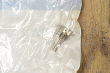 Load image into Gallery viewer, Volvo Penta 852904 Magnetic Gearcase Drain Plug, Drive DP
