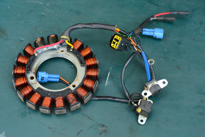 DF 25 hp Suzuki 32120-95J00 STATOR & PULSER COIL twin v motor 2006 outboard