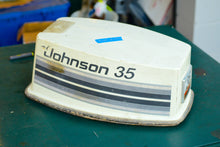 Cargar imagen en el visor de la galería, 35 30 hp Johnson Evinrude 0397676 397676 ENGINE COVER, two stroke outboard cowl
