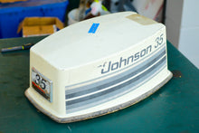 Cargar imagen en el visor de la galería, 35 30 hp Johnson Evinrude 0397676 397676 ENGINE COVER, two stroke outboard cowl
