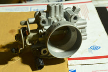 Cargar imagen en el visor de la galería, DF 60 70 hp Suzuki Throttle Body 13300-99e01 Four Stroke outboard motors
