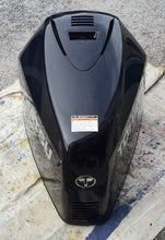 Lade das Bild in den Galerie-Viewer, BFT 225 200 hp Tohatsu HZY263100R00ZA ENGINE COVER top cowl Four Stroke Honda 2016 outboard
