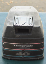 Lade das Bild in den Galerie-Viewer, 40 HP Mercury Tracker Cowling 819748A 50 HP Compatible, Force Two Stroke 1995 - 99
