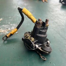 Lade das Bild in den Galerie-Viewer, 50 hp Mercury 850187T1 SOLENOID electrical efi two stroke  25 30 40 45 55 60 75 90 100 hp mercruiser compatibility
