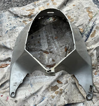 Lade das Bild in den Galerie-Viewer, BF 115 130 hp Honda 63711-zw5-000 lower cowl apron super# 63711-ZW5-010ZA
