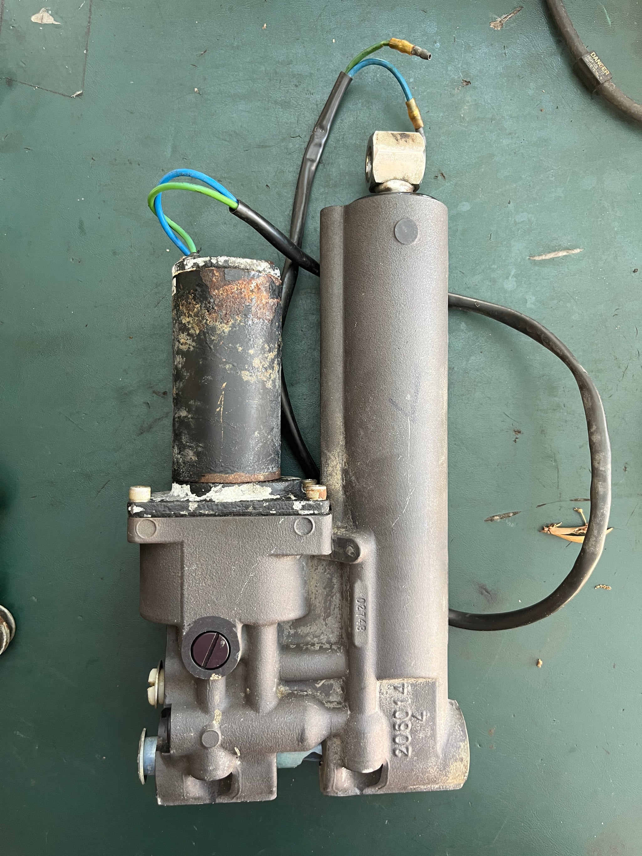 50 40 30 hp Mercury Outboard PTT 206014 4 Power Trim