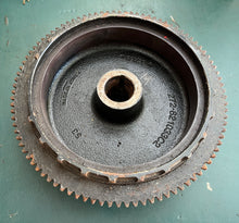 Lade das Bild in den Galerie-Viewer, 225 250 hp Mercury efi Two Stroke flywheel 272-821033-c2  272-821033 - 37-855724
