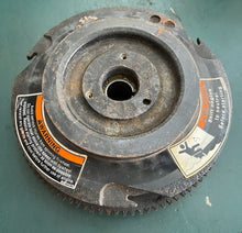 Lade das Bild in den Galerie-Viewer, 225 250 hp Mercury efi Two Stroke flywheel 272-821033-c2  272-821033 - 37-855724
